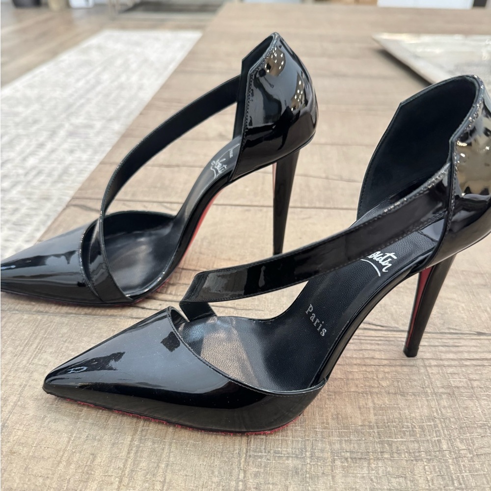 istian Louboutin Astrid Asymmetric Black Pump Shoes Heels Sandals